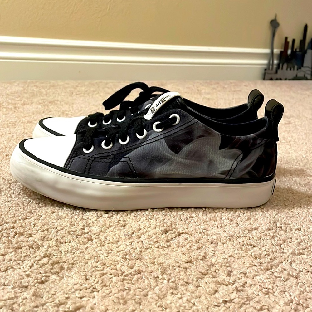 Adidas Limited Edition Sneakers Smoke Design Size 6
